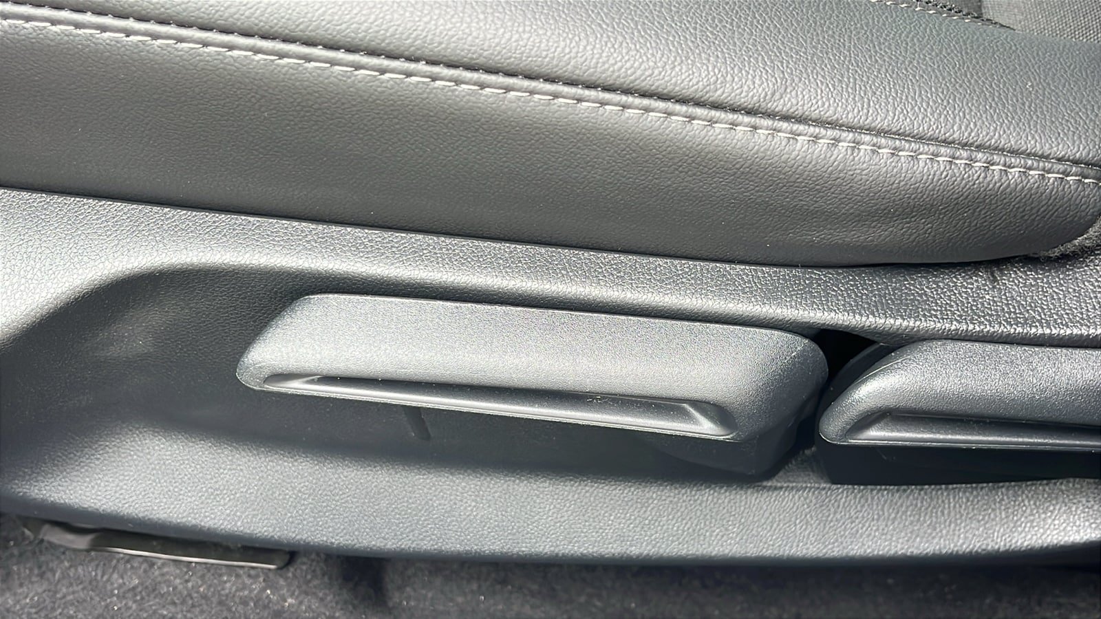 Used 2025 Honda Civic Sport image 24