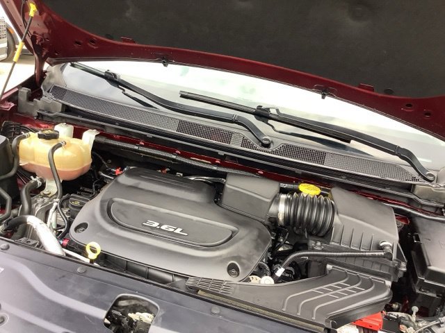 Used 2018 Chrysler Pacifica Touring-L Plus FWD image 12