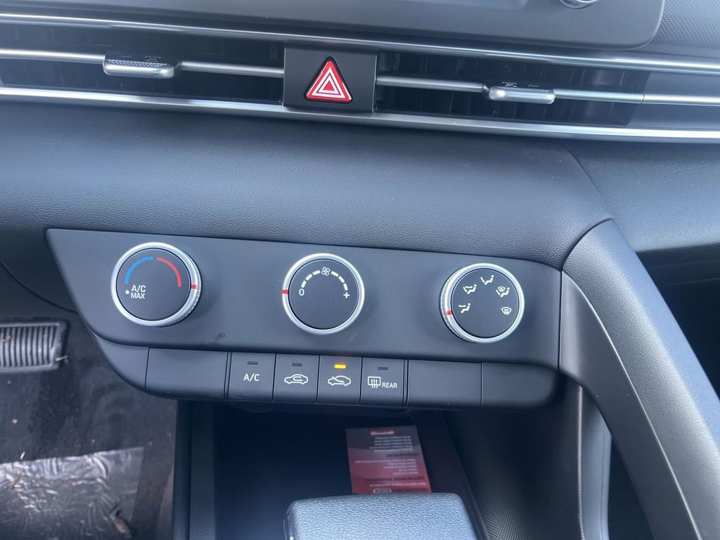Used 2026 Hyundai Elantra SE image 15