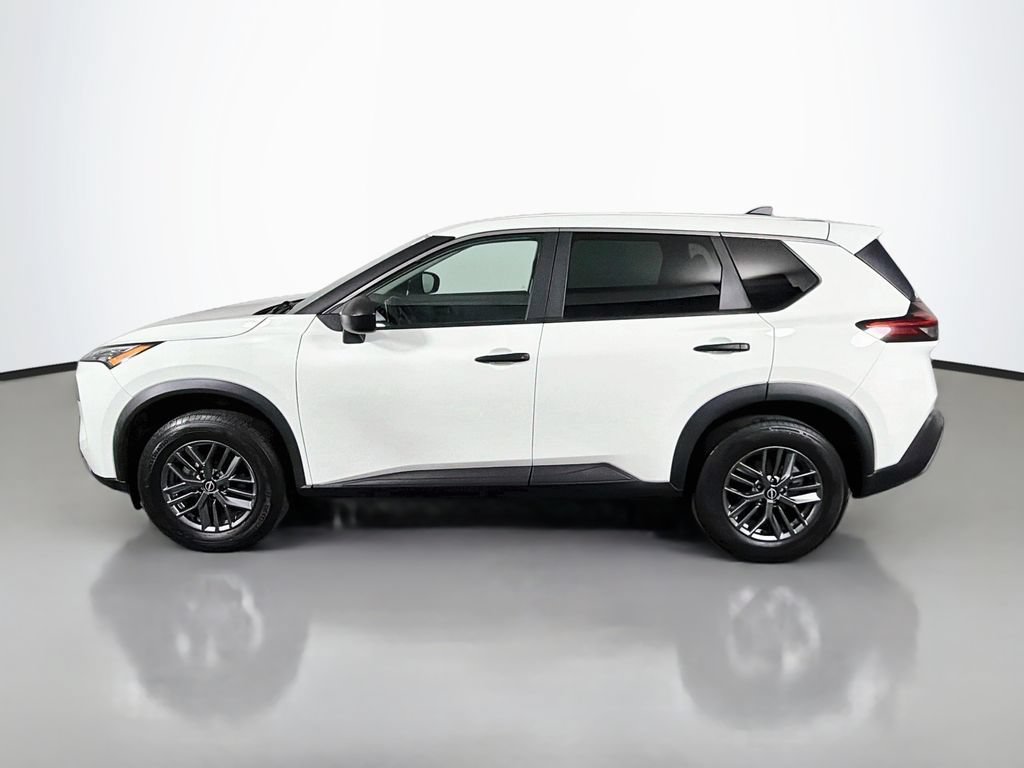 Used 2023 Nissan Rogue S AWD/4WD image 4