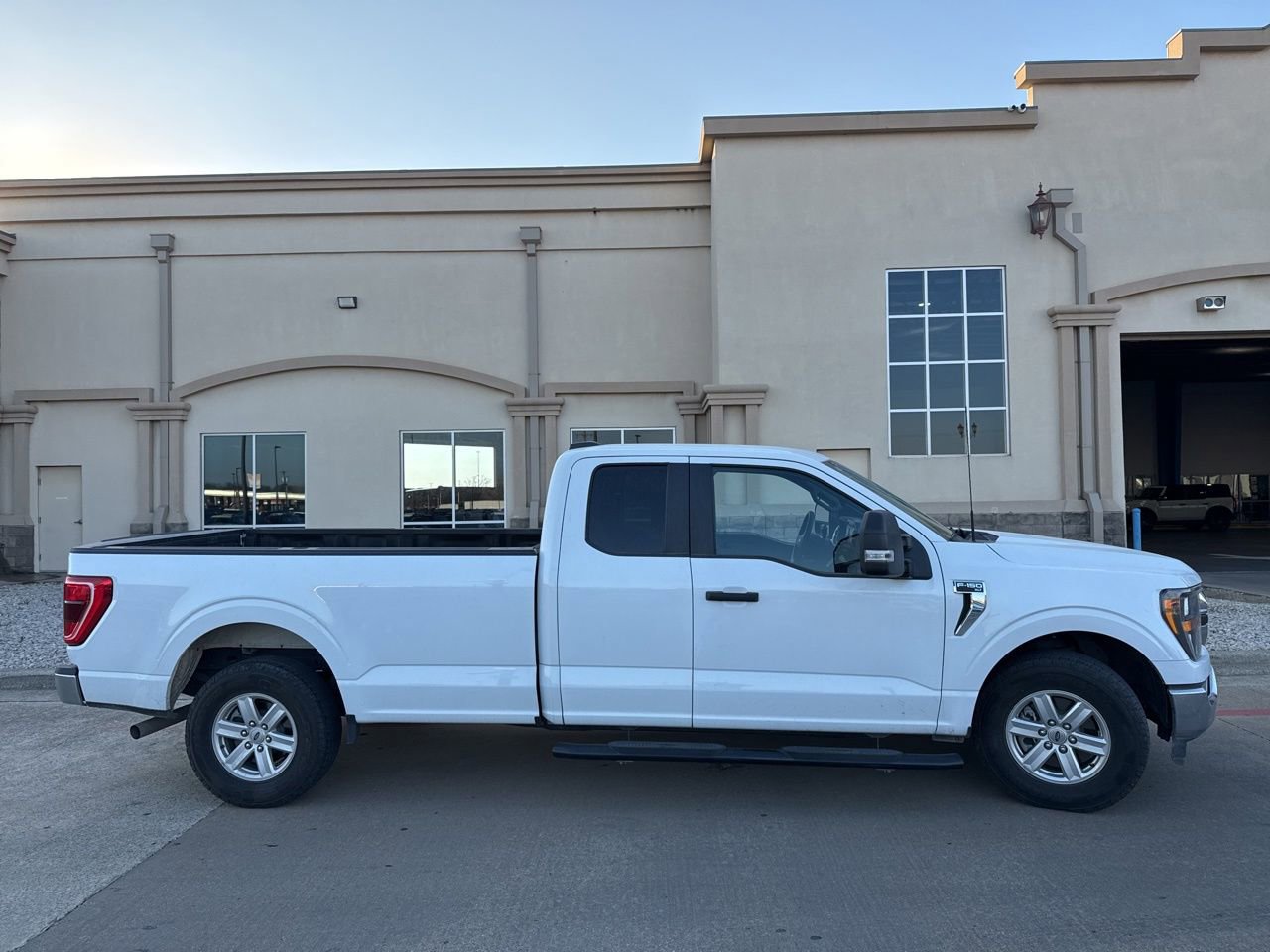 Used 2023 Ford F150 XLT w/ Trailer Tow Package image 17