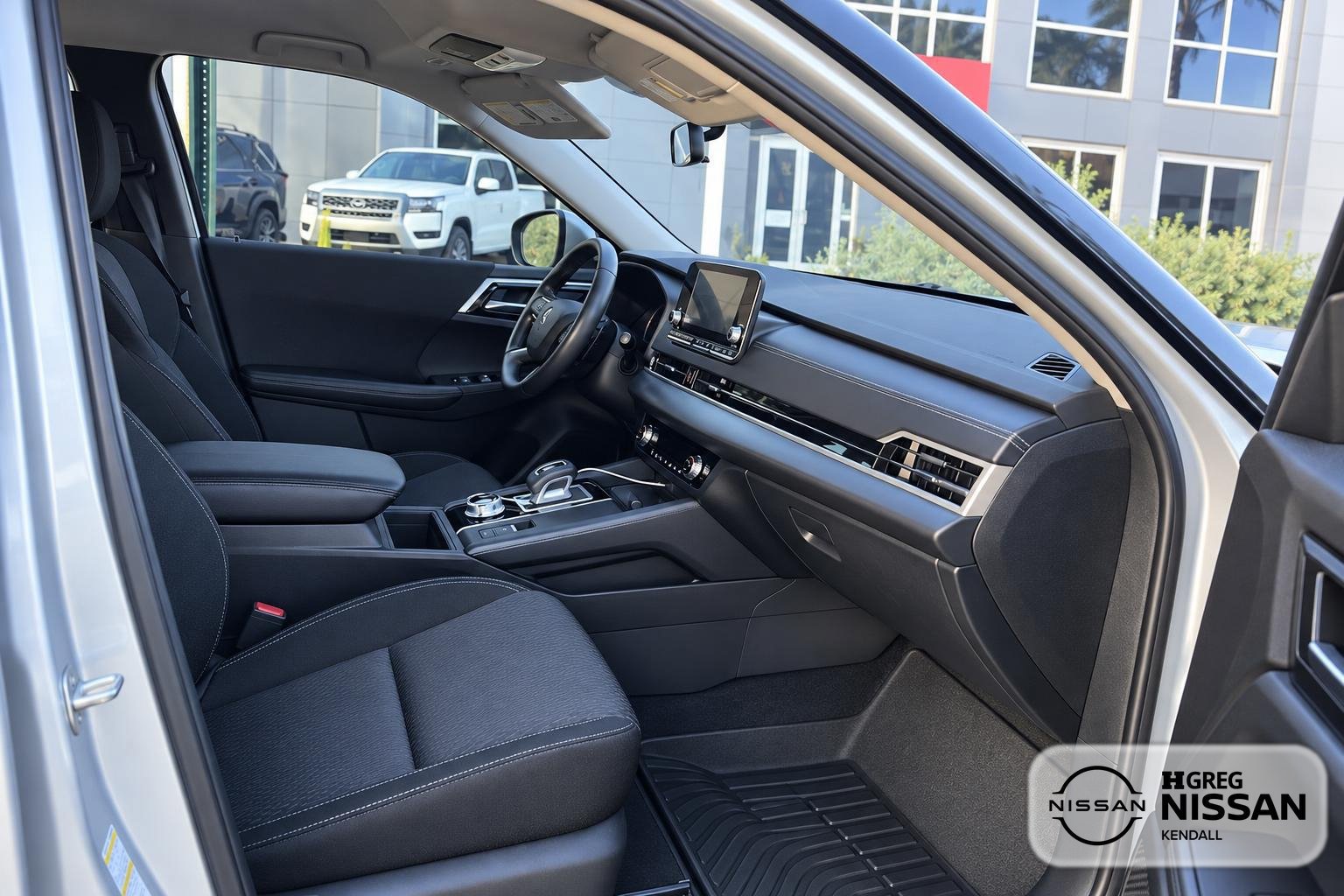 Used 2023 Mitsubishi Outlander ES FWD image 11