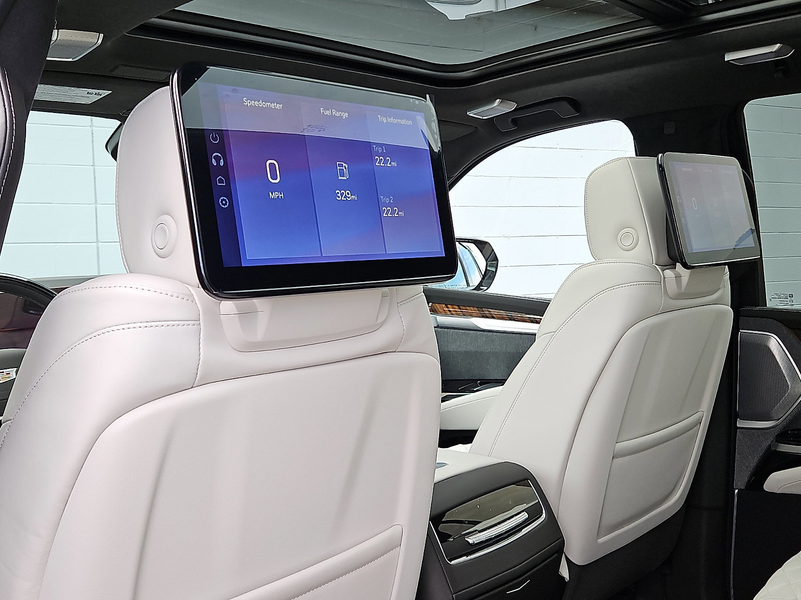 New 2026 Cadillac Escalade Platinum Sport w/ LPO, ONYX Package image 9