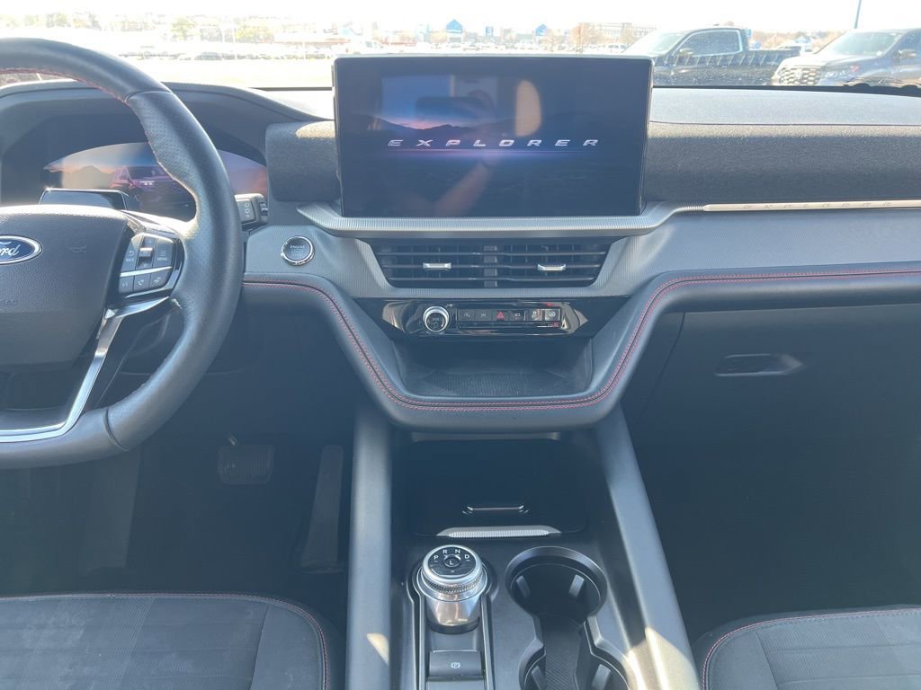 Used 2025 Ford Explorer ST-Line AWD/4WD image 16