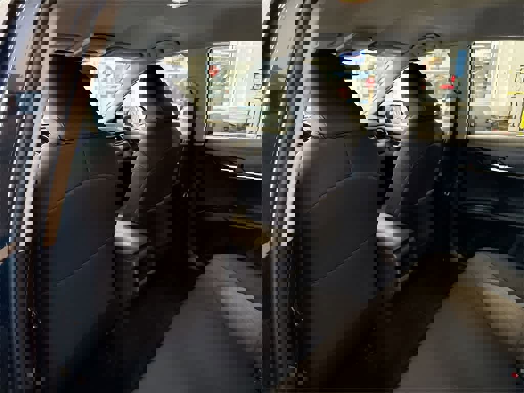 Used 2020 Toyota Camry LE image 18