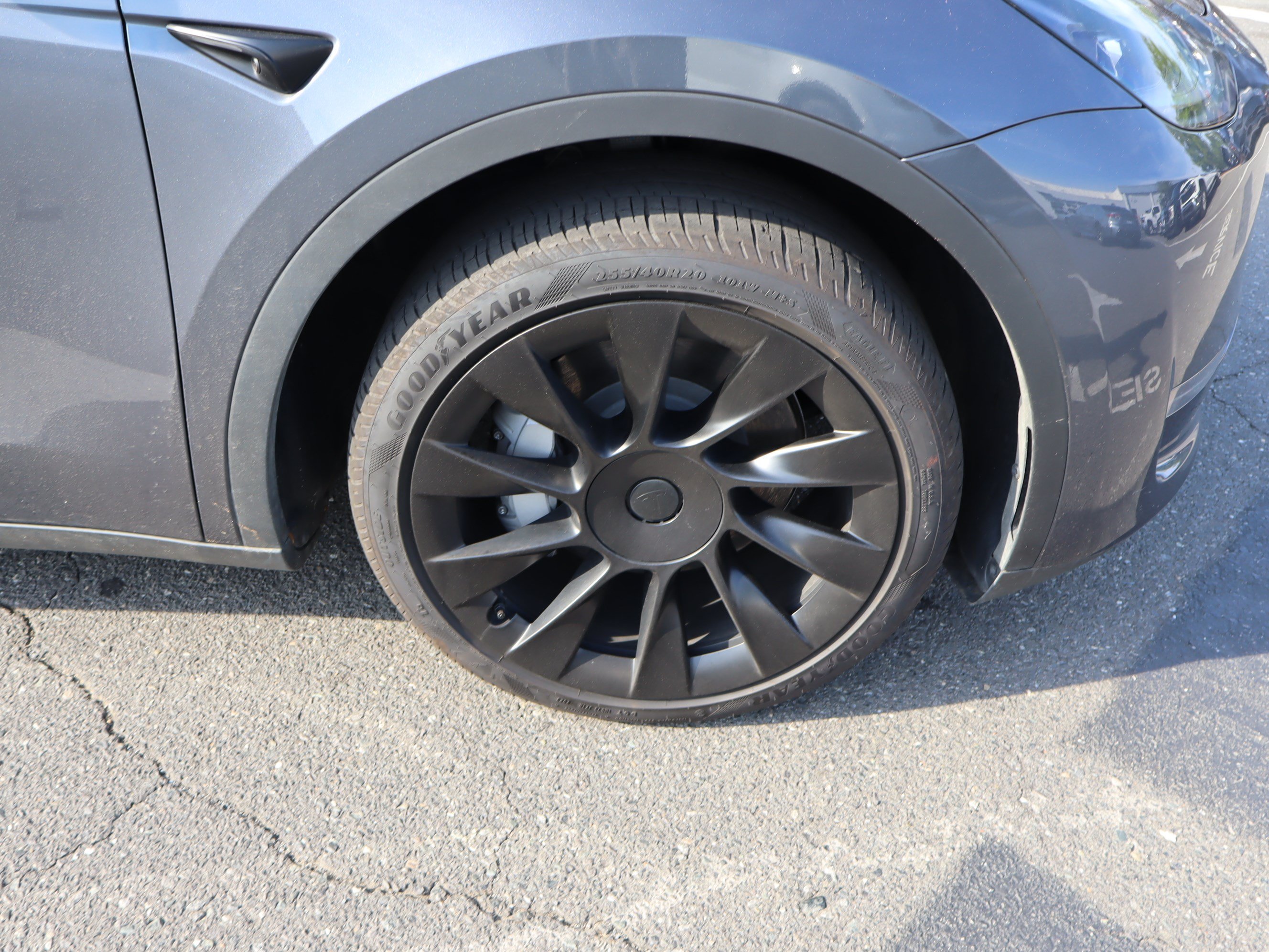 Used 2023 Tesla Model Y AWD image 32