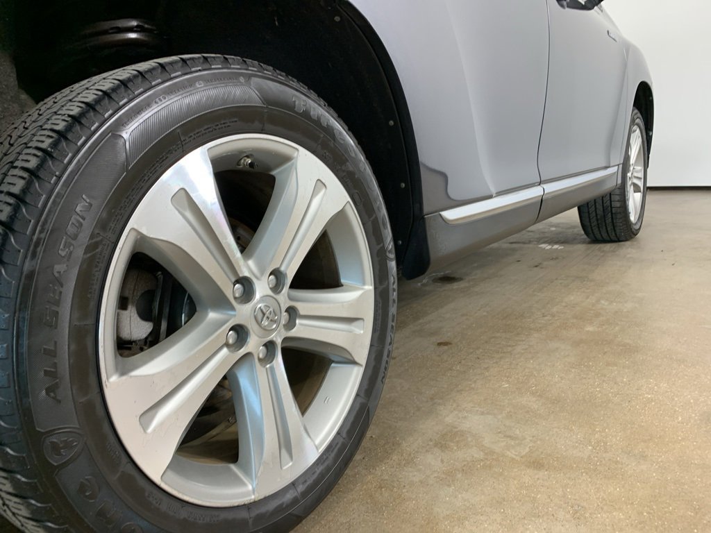 Used 2013 Toyota Highlander Limited image 9
