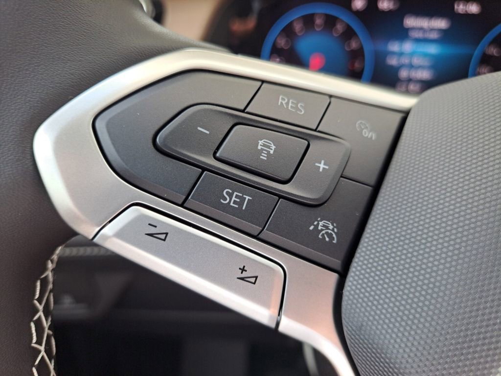 New 2026 Volkswagen Atlas SE image 13