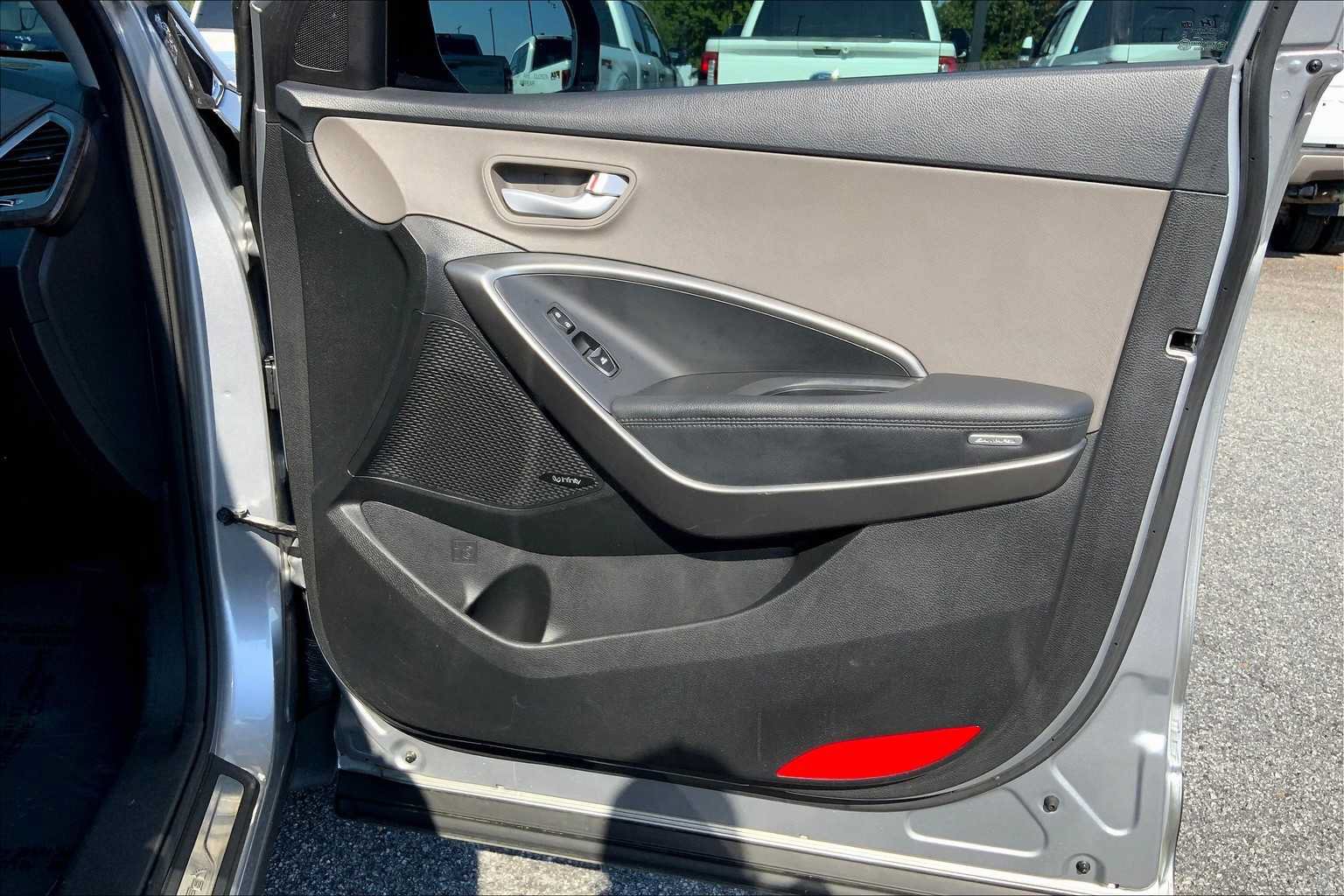 Used 2017 Hyundai Santa Fe Limited AWD/4WD image 23