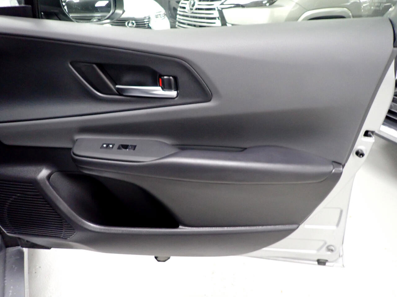 Used 2024 Toyota Prius XLE image 7