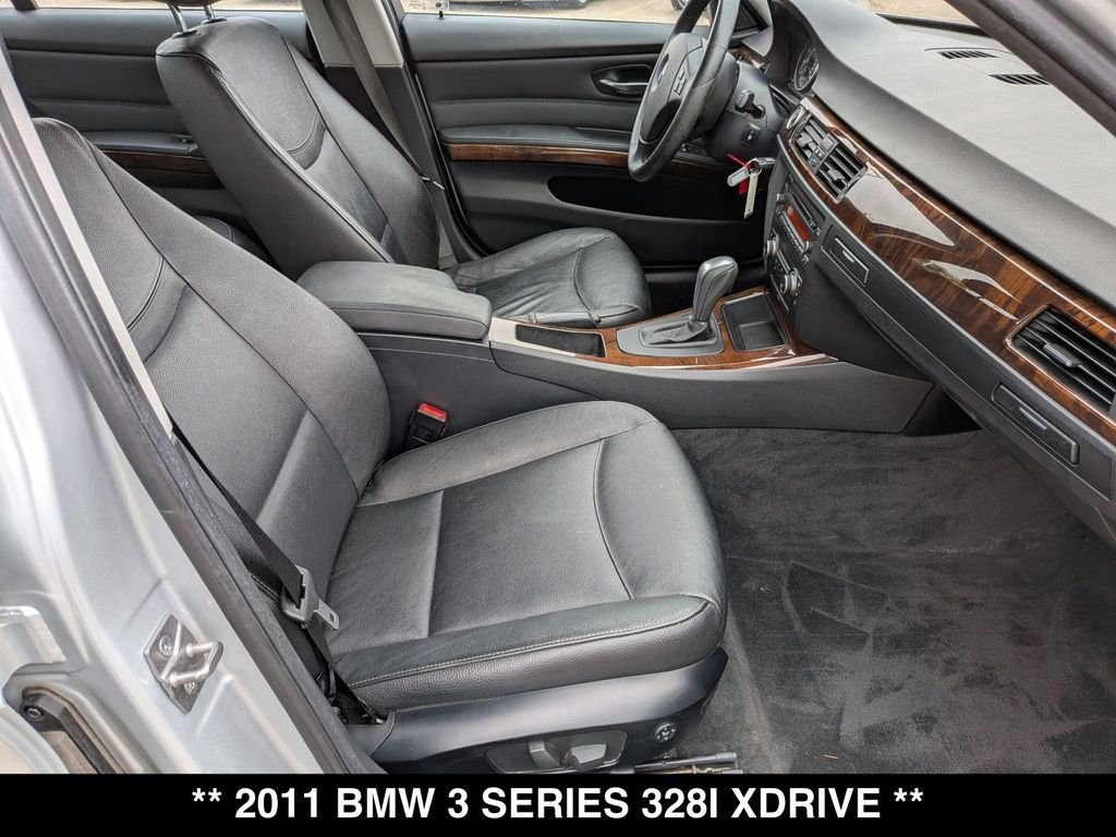 Used 2011 BMW 328i xDrive Sedan AWD/4WD image 28