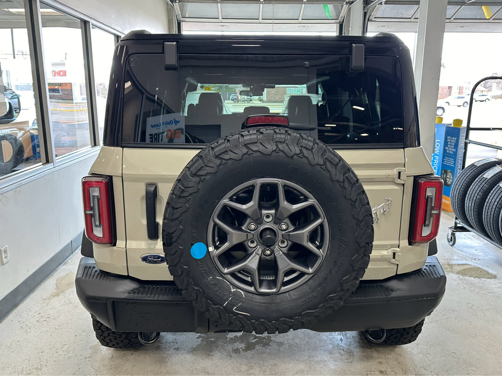 New 2025 Ford Bronco Badlands image 6