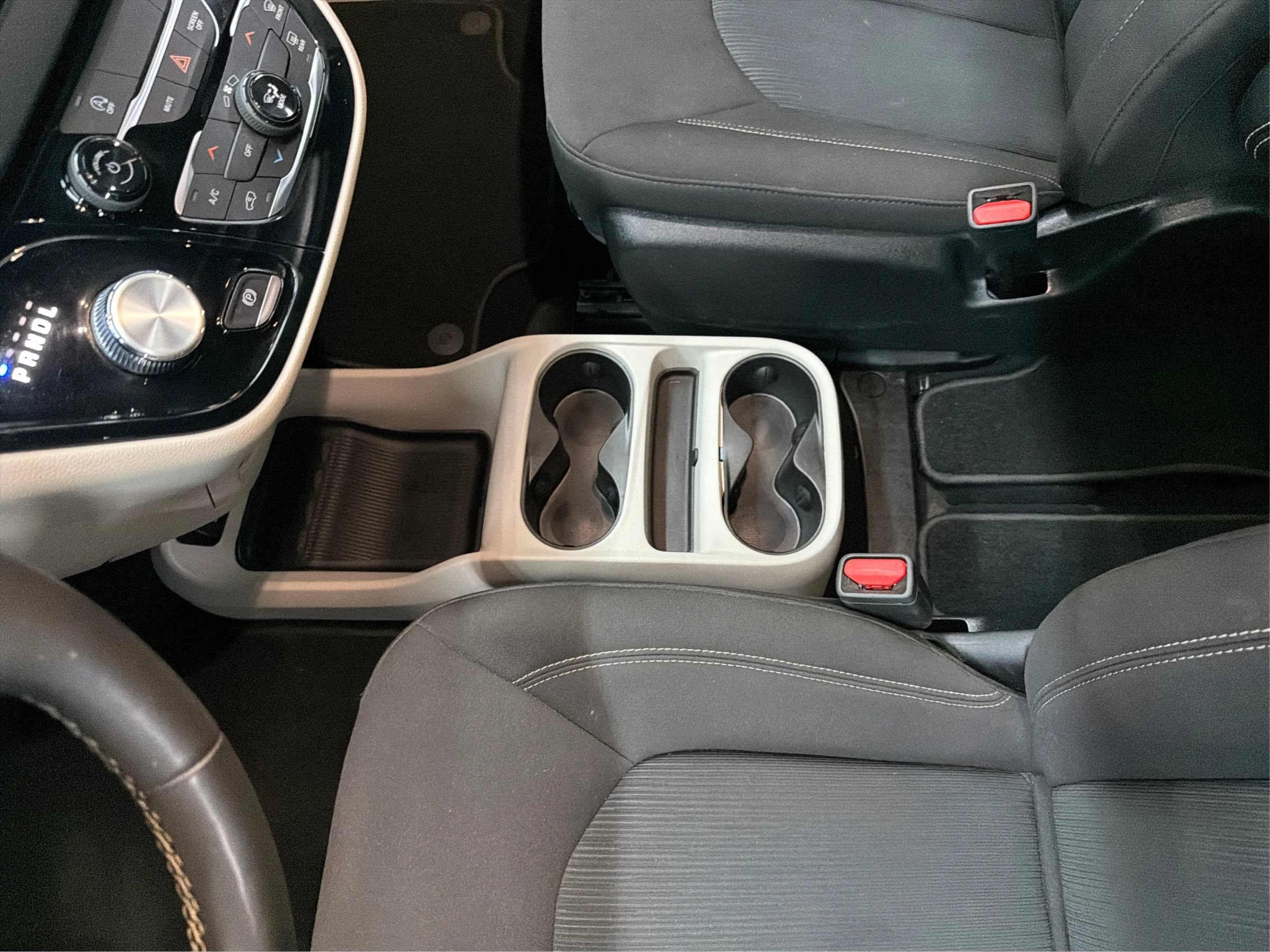 Used 2023 Chrysler Voyager LX FWD image 30