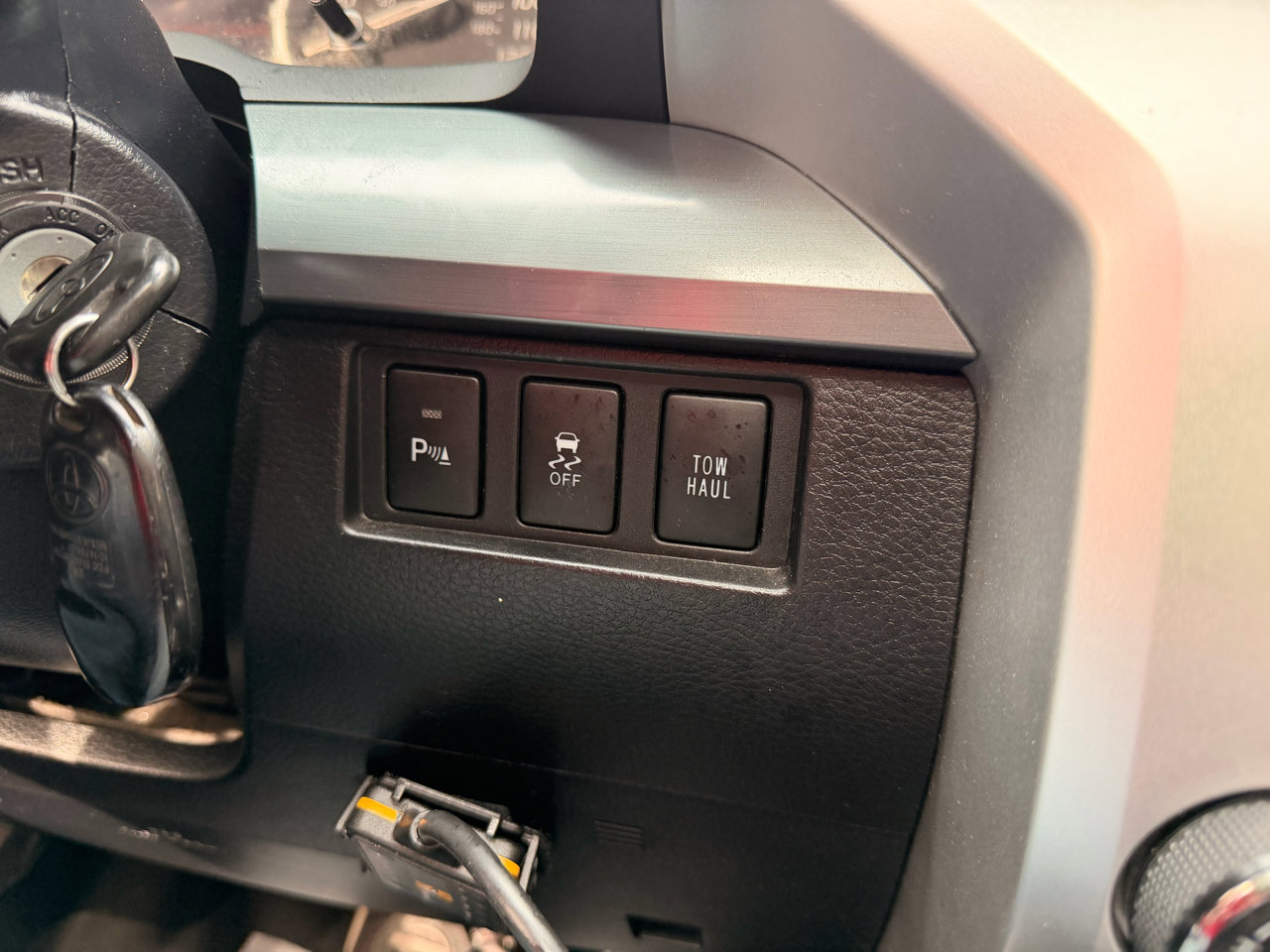 Used 2014 Toyota Tundra Platinum image 30