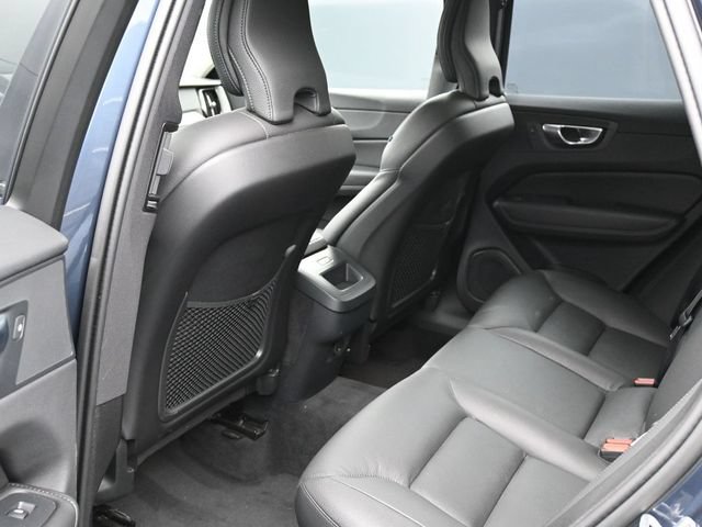 Used 2025 Volvo XC60 B5 Plus AWD/4WD image 14