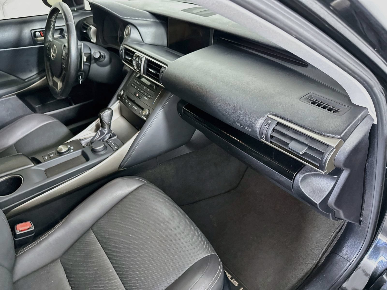 Used 2019 Lexus IS 300 w/ Accessory Package RWD image 27