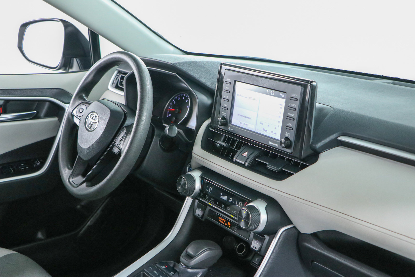 Used 2022 Toyota RAV4 XLE FWD image 25