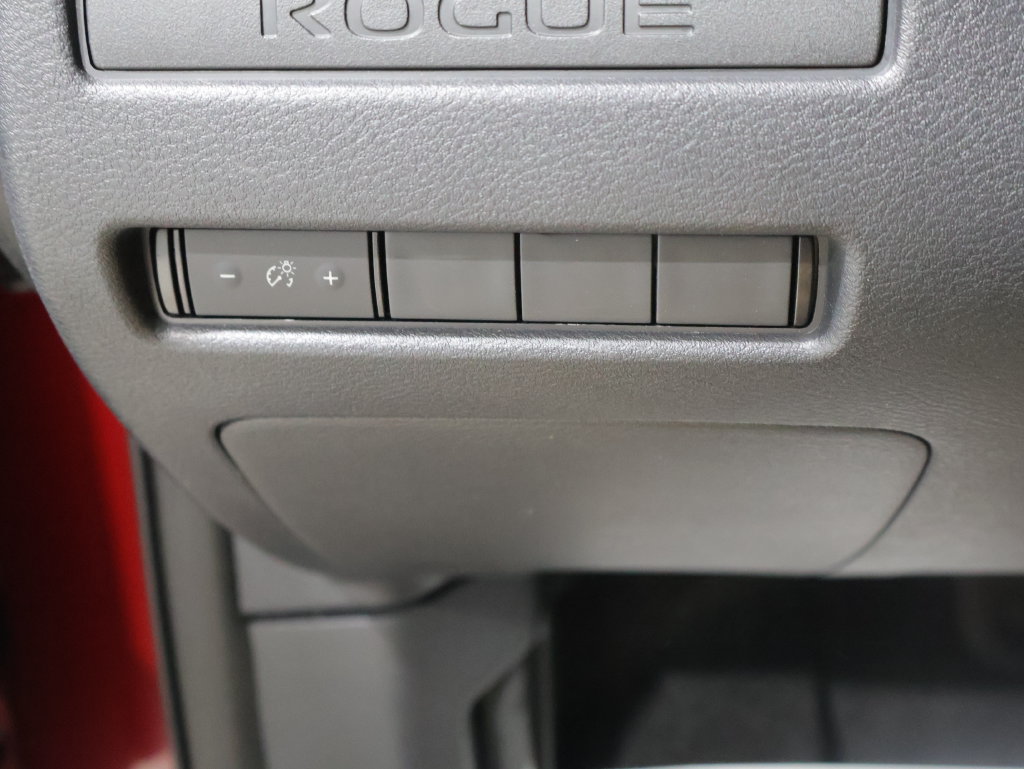 Used 2023 Nissan Rogue S AWD/4WD image 32