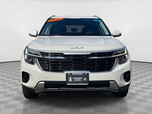 Used 2024 Kia Seltos EX AWD/4WD image 2