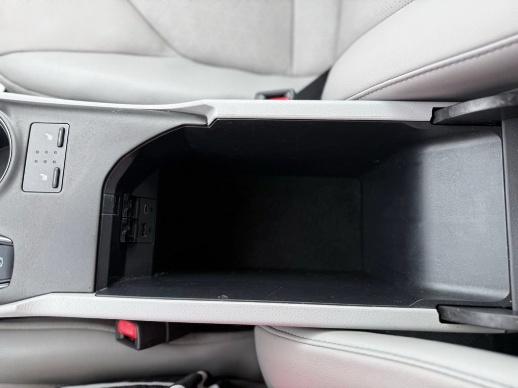 Used 2021 Toyota Camry XSE FWD image 19