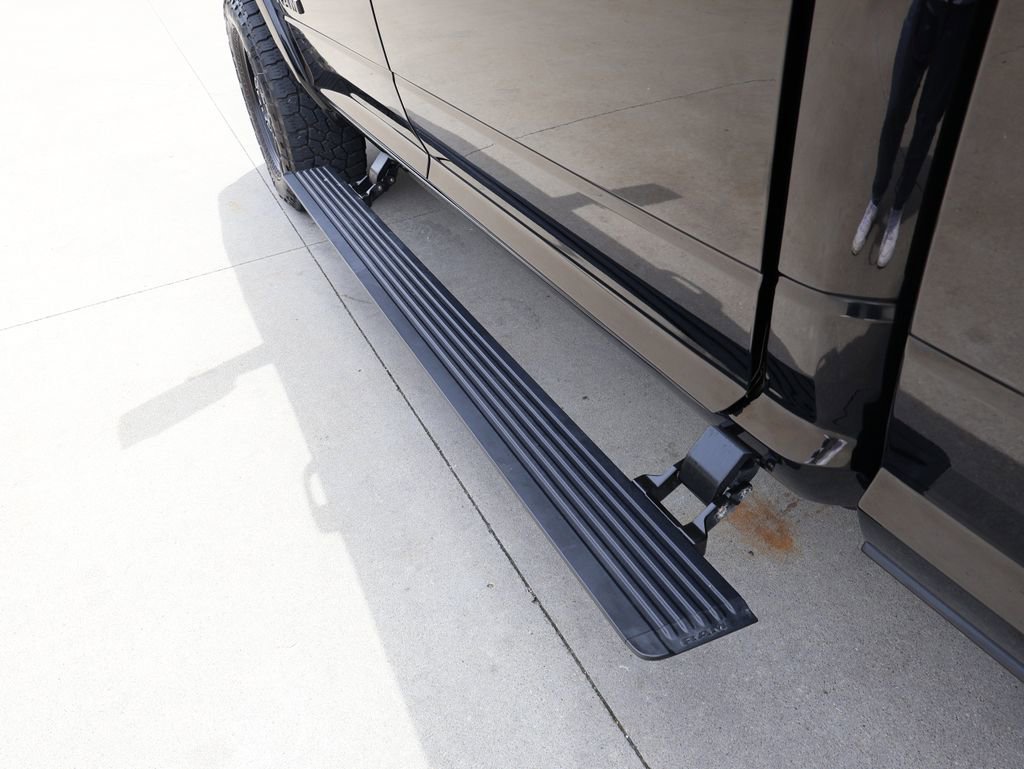 Used 2020 RAM 3500 Limited AWD/4WD image 10