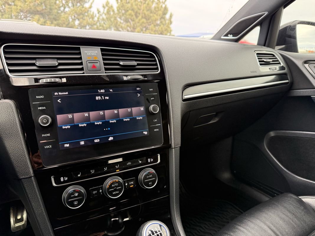 Used 2019 Volkswagen Golf R 4-Door image 32