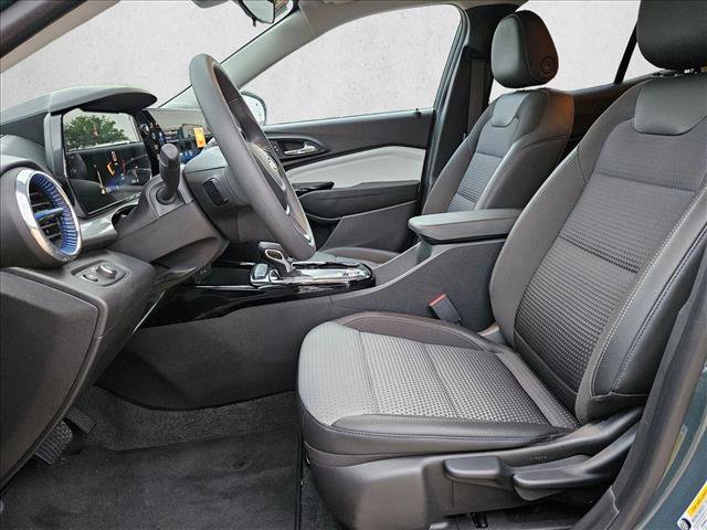 Used 2025 Chevrolet Trax LT image 15