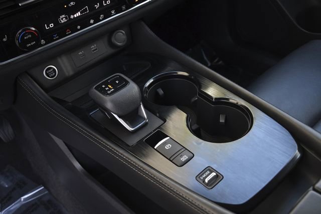 Used 2023 Nissan Rogue SL w/ SL Premium Package FWD image 12