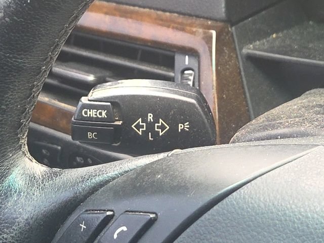 Used 2006 BMW 530xi Sedan AWD/4WD image 32