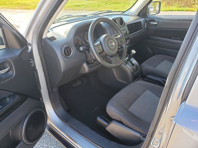 Used 2015 Jeep Patriot Sport w/ Power Value Group AWD/4WD image 10
