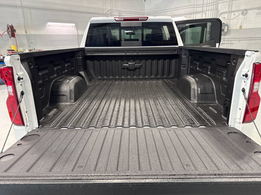 New 2026 Chevrolet Silverado 1500 RST w/ Dark Appearance Package AWD/4WD image 45