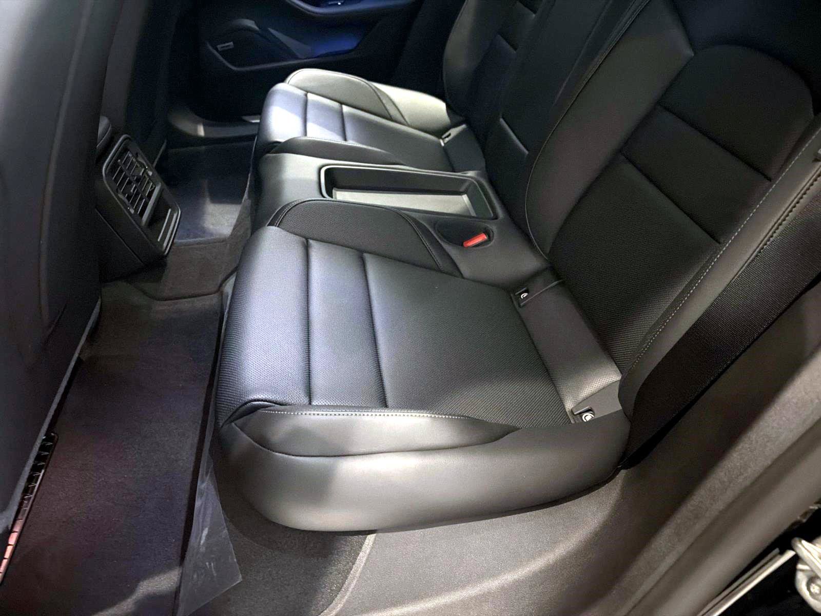 New 2026 Porsche Taycan 4S AWD/4WD image 15