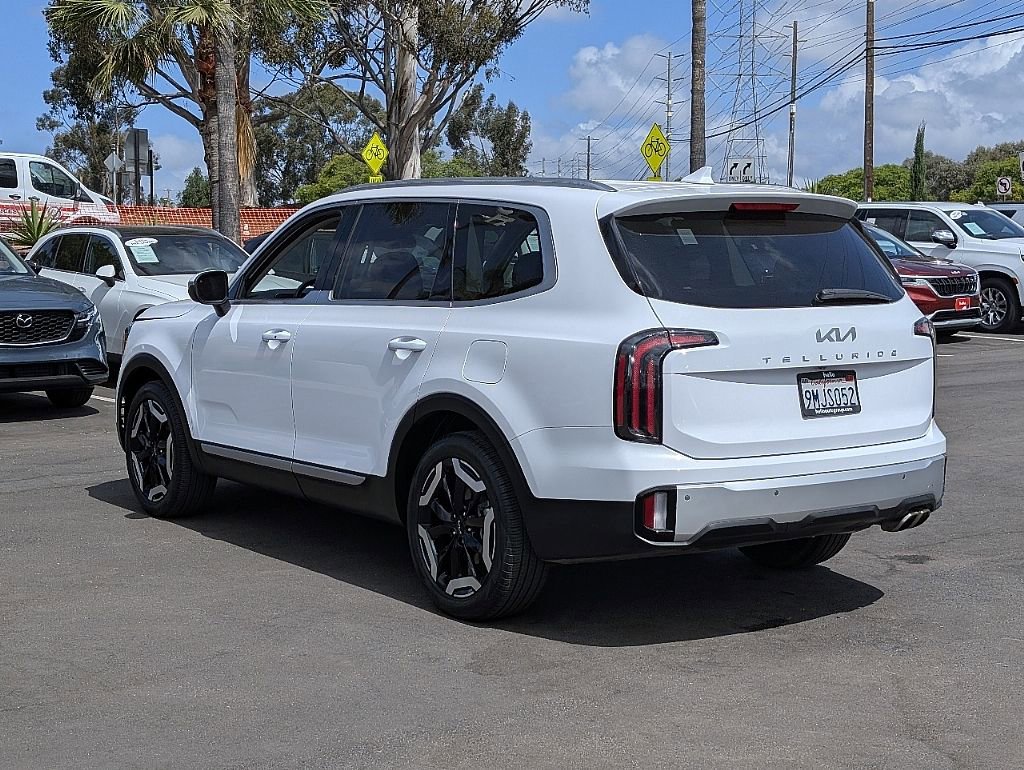 Used 2024 Kia Telluride EX image 12