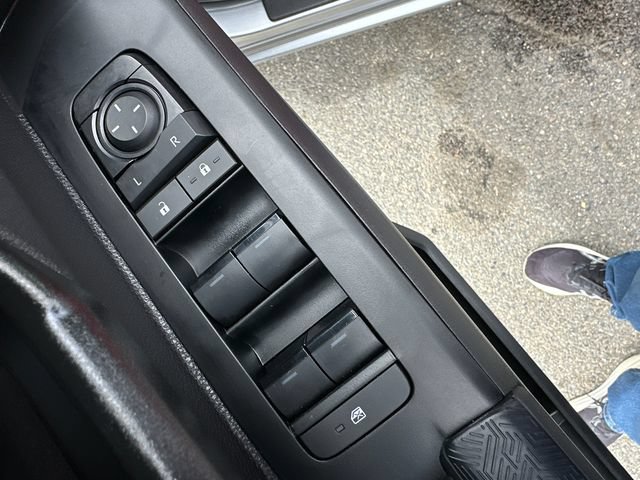 Used 2025 Toyota Tacoma SR5 AWD/4WD image 26