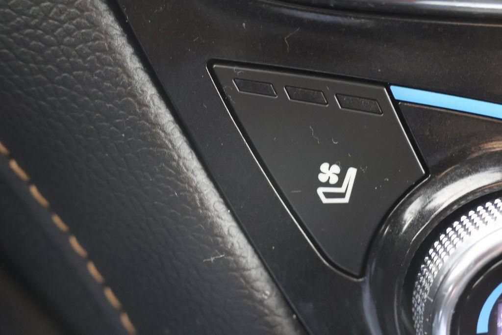 Used 2023 Chevrolet Equinox Premier AWD/4WD image 17
