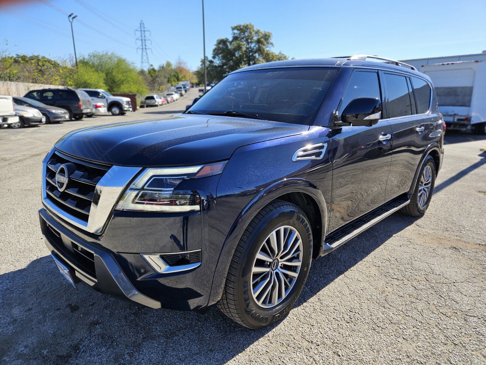 Used 2022 Nissan Armada SL w/ Captain's Chairs Package image 8