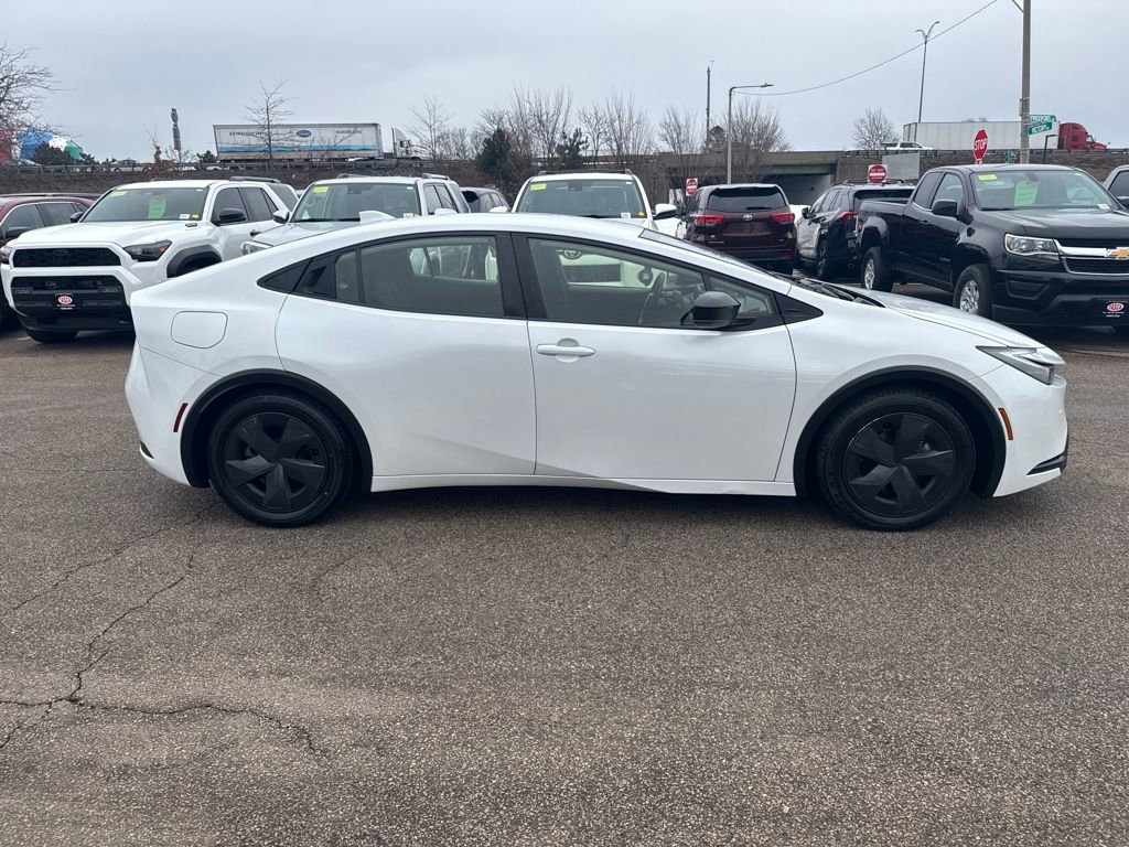 Used 2023 Toyota Prius Prime SE image 8