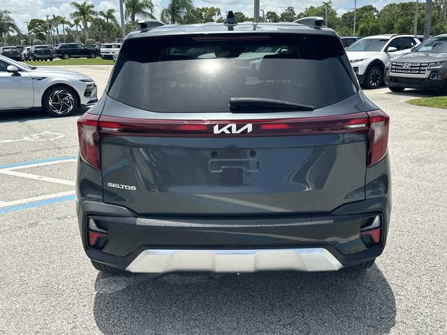 Used 2024 Kia Seltos EX FWD image 7
