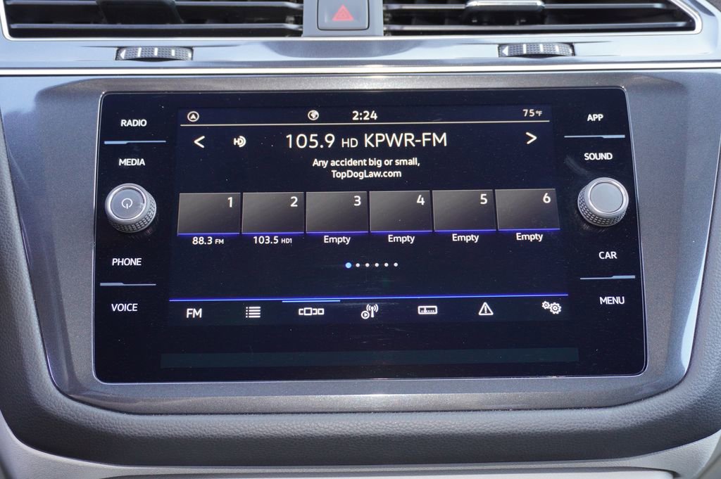 Used 2023 Volkswagen Tiguan SE R-Line image 15