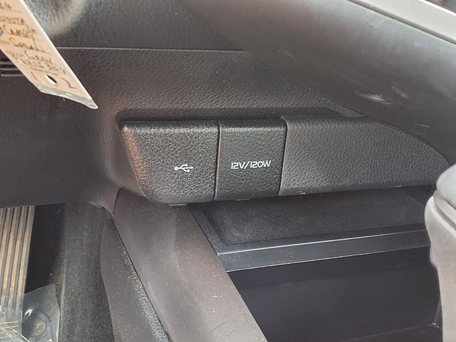 Used 2024 Toyota Camry SE FWD image 5