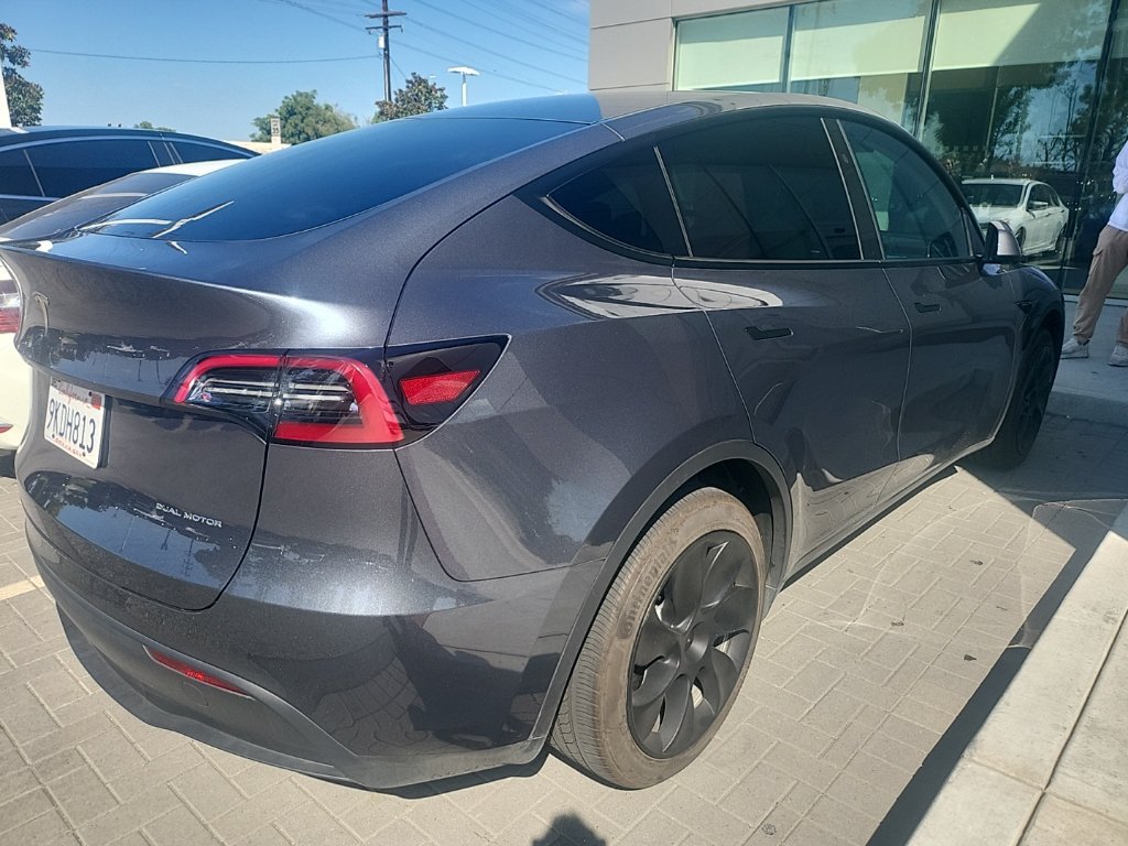 Used 2023 Tesla Model Y Long Range AWD/4WD image 4