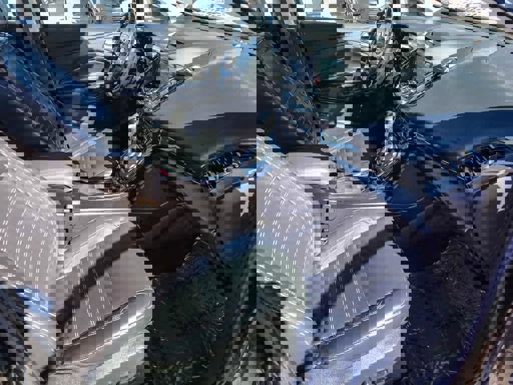 Used 2017 Ford C-MAX Energi Titanium image 15