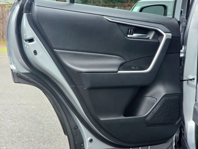 Used 2025 Toyota RAV4 XLE image 29