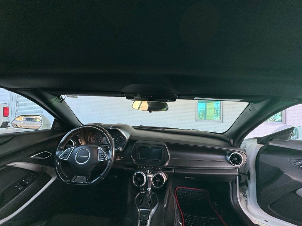 Used 2020 Chevrolet Camaro LT image 25