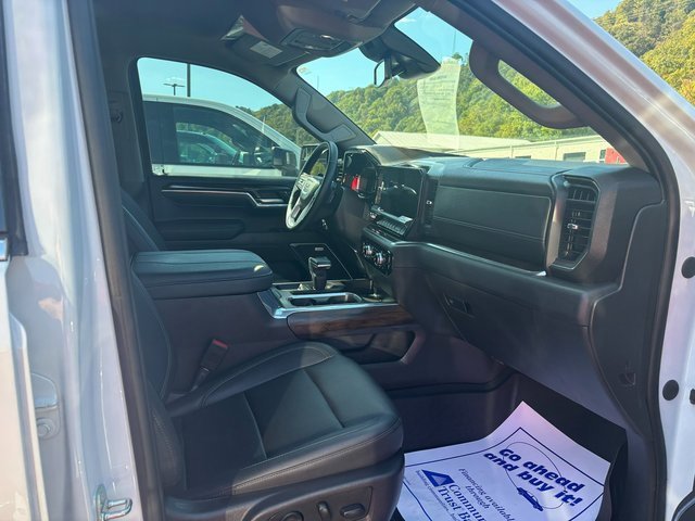 Used 2023 GMC Sierra 1500 SLT w/ SLT Premium Package image 15