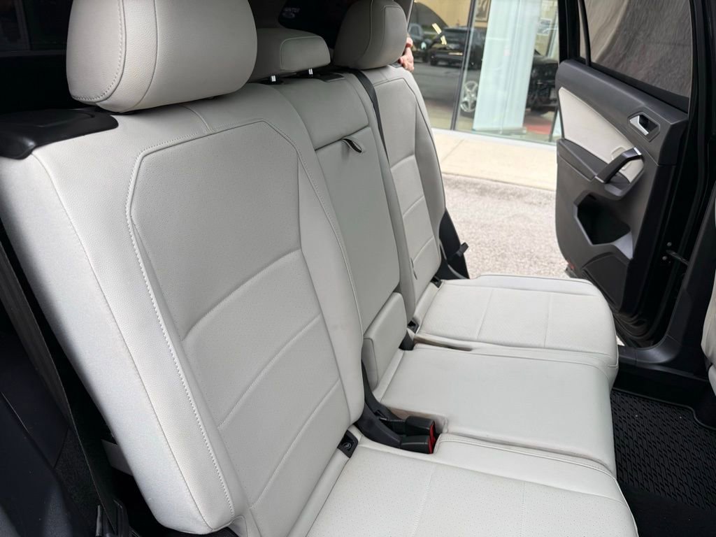 Used 2020 Volkswagen Tiguan SE w/ Panoramic Sunroof Package image 26