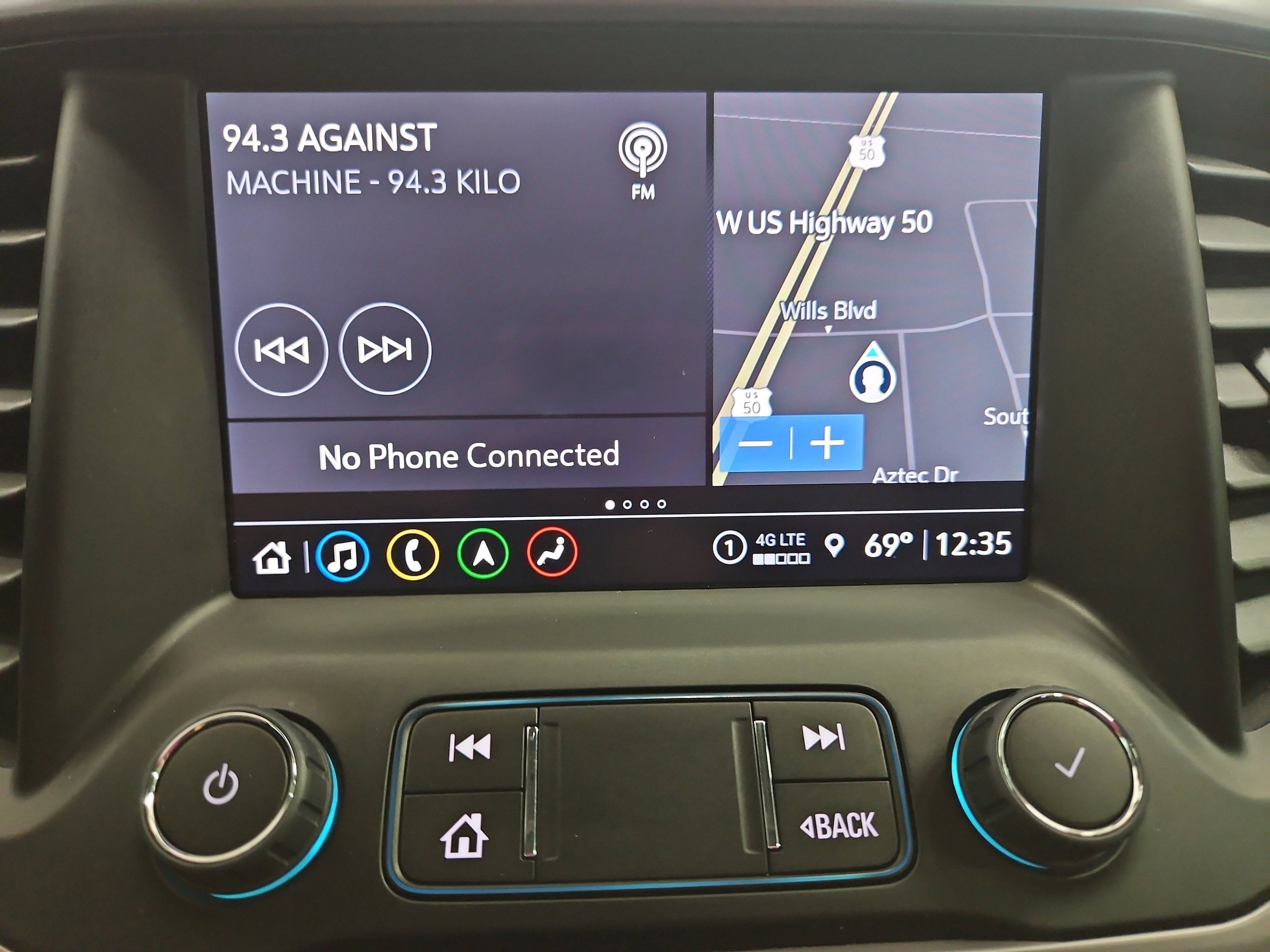 Used 2023 GMC Acadia AT4 w/ Technology Package image 19