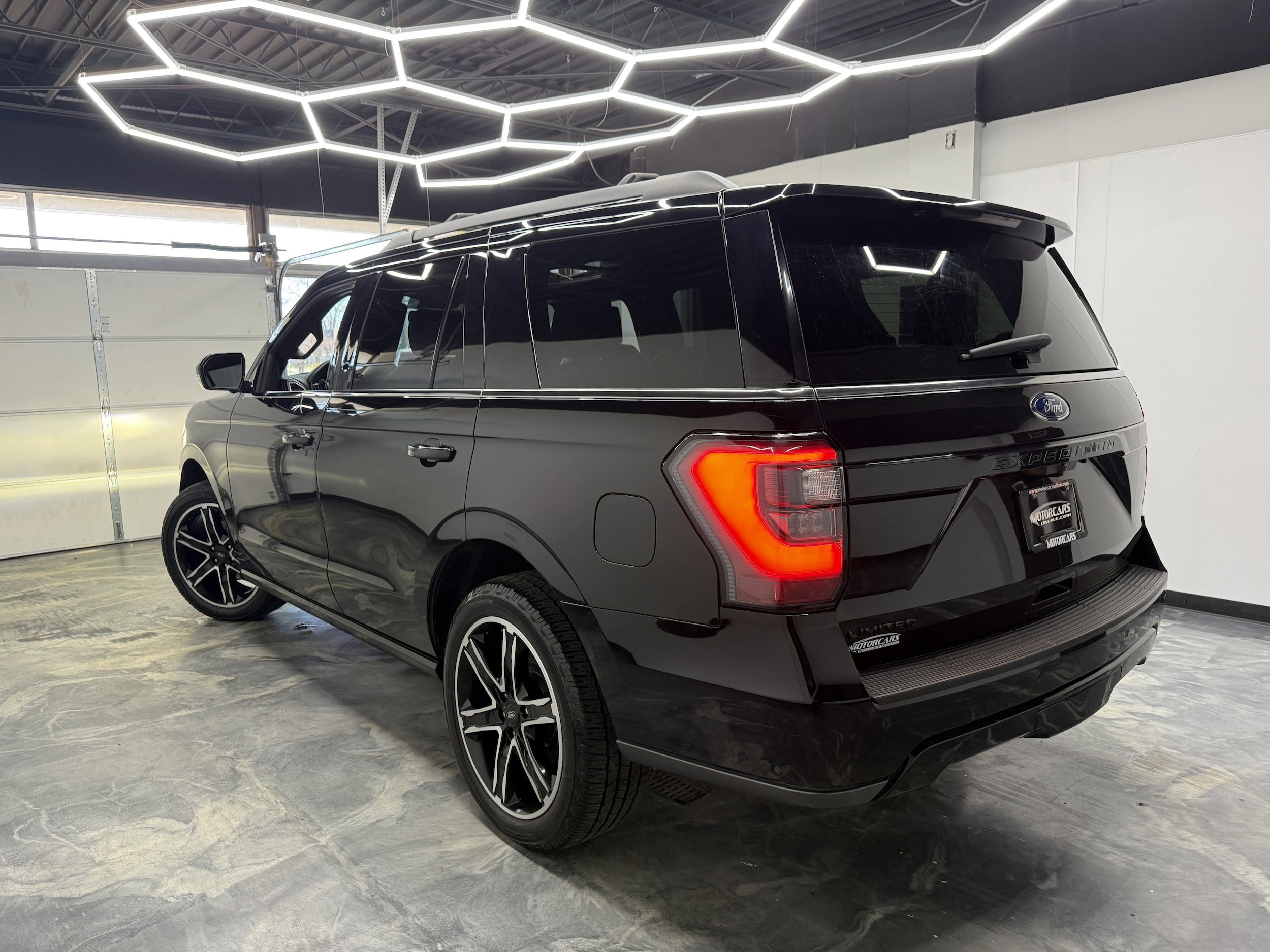 Used 2019 Ford Expedition Limited AWD/4WD image 7