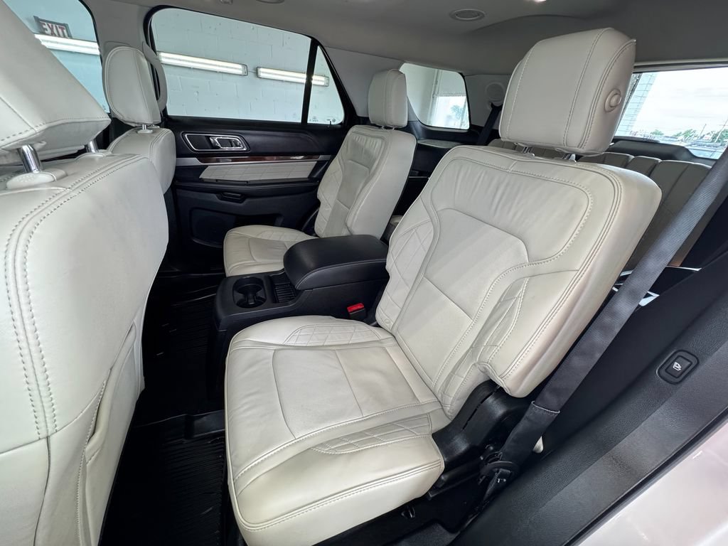 Used 2019 Ford Explorer Platinum AWD/4WD image 23