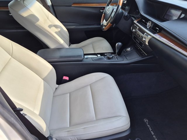 Used 2013 Lexus ES 300h w/ Premium Pkg FWD image 25